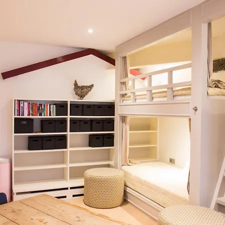 Flo's Atelier - Family Bed & Breakfast