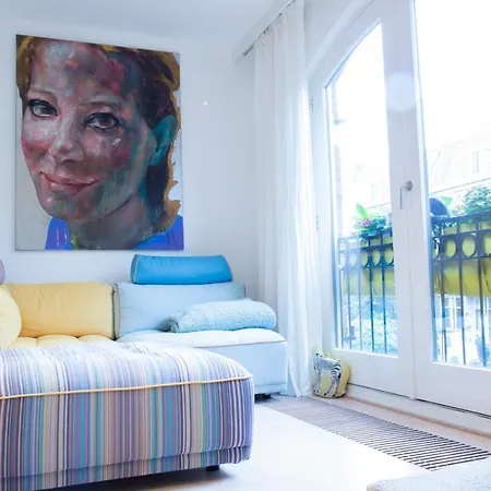 Flo's Atelier - Family Bed & Breakfast
