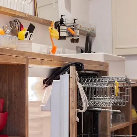 Flo's Atelier - Family