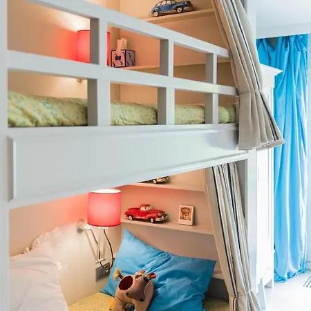 Flo's Atelier - Family Bed & Breakfast *