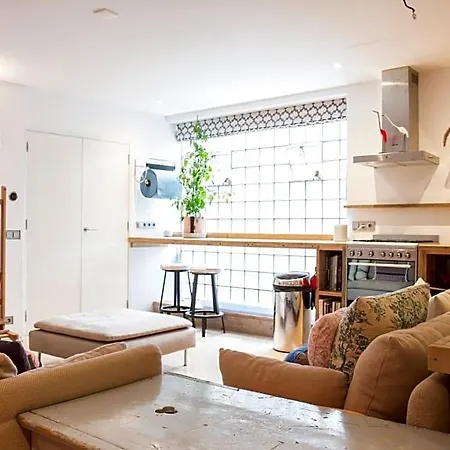 Flo's Atelier - Family Note Is Adjacent To Flo's 4* Amsterdam
