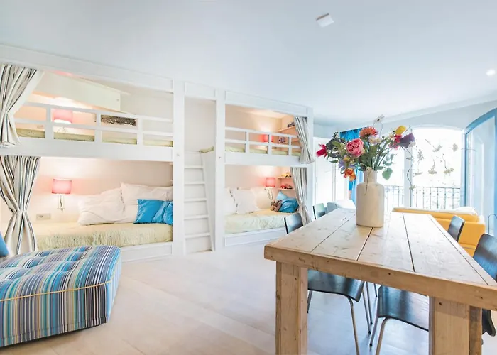 Flo's Atelier - Family Note Is Adjacent To Flo's Pensionat Amsterdam