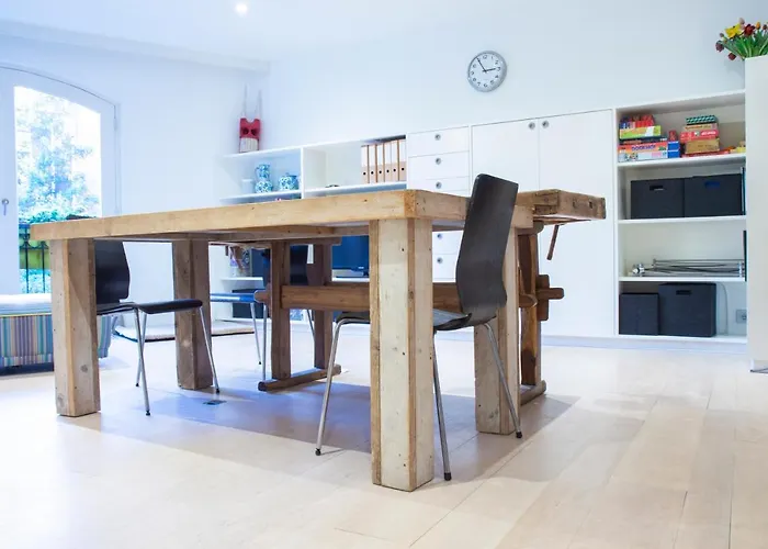 Pensionat Flo's Atelier - Family Note Is Adjacent To Flo's