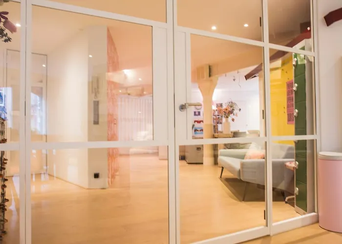 Flo's Atelier - Family Note Is Adjacent To Flo's Pensionat Amsterdam