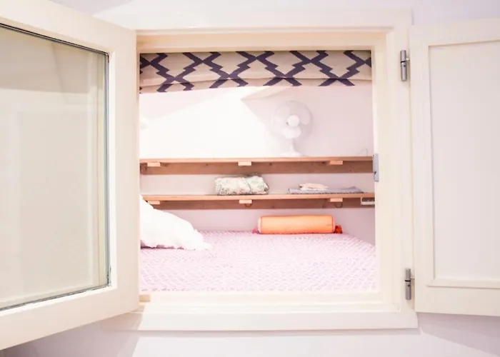 Flo's Atelier - Family Note Is Adjacent To Flo's 4*