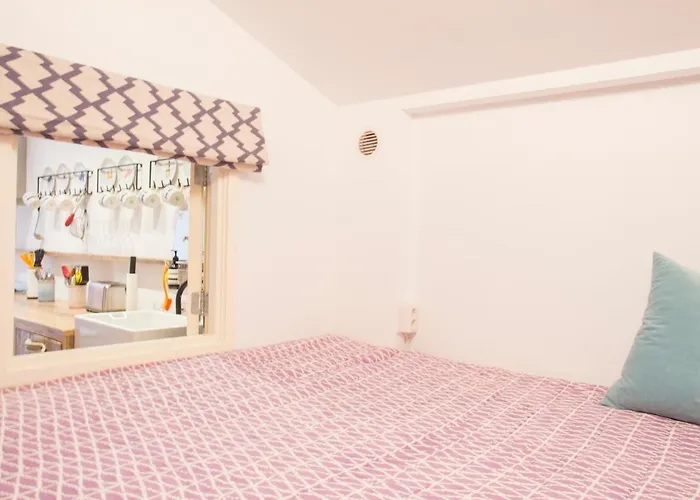 Pensionat Flo's Atelier - Family Note Is Adjacent To Flo's