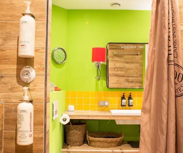 Flo's Atelier - Family Note Is Adjacent To Flo's 4* Amsterdam