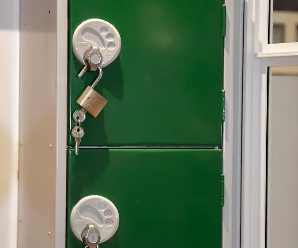 Flo's Atelier - Family Note Is Adjacent To Flo's Pensionat