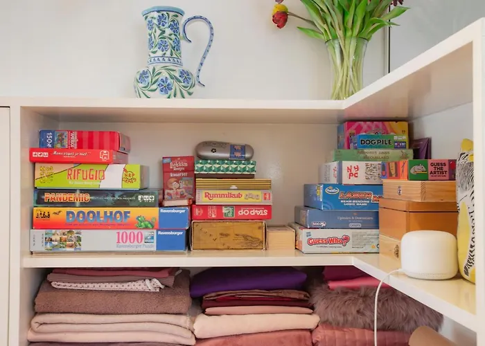 Flo's Atelier - Family Note Is Adjacent To Flo's