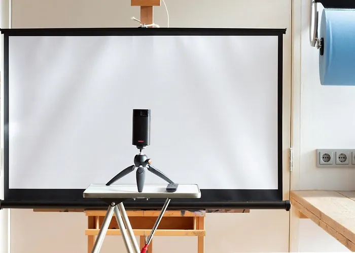 Flo's Atelier - Family Note Is Adjacent To Flo's Amsterdam