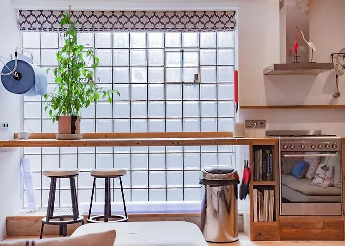 Pensionat Flo's Atelier - Family Note Is Adjacent To Flo's