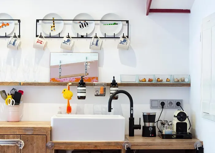 Flo's Atelier - Family Note Is Adjacent To Flo's Pensionat