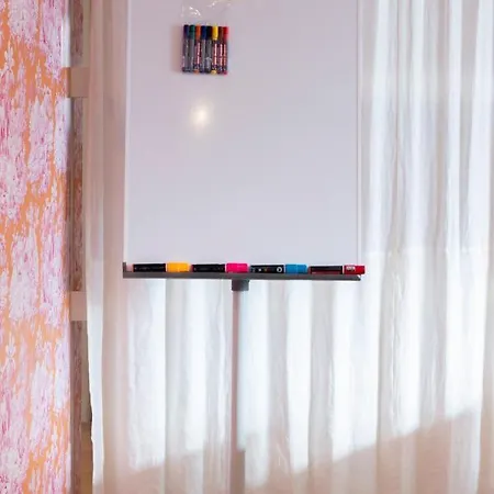 Flo's Atelier - Family Note Is Adjacent To Flo's Гостевой дом 4*