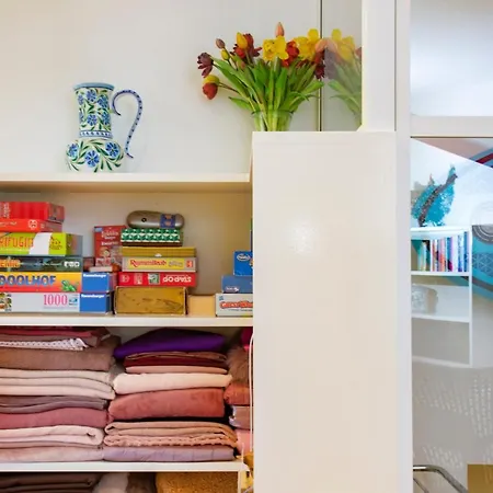 Гостевой дом Flo's Atelier - Family Note Is Adjacent To Flo's 4*